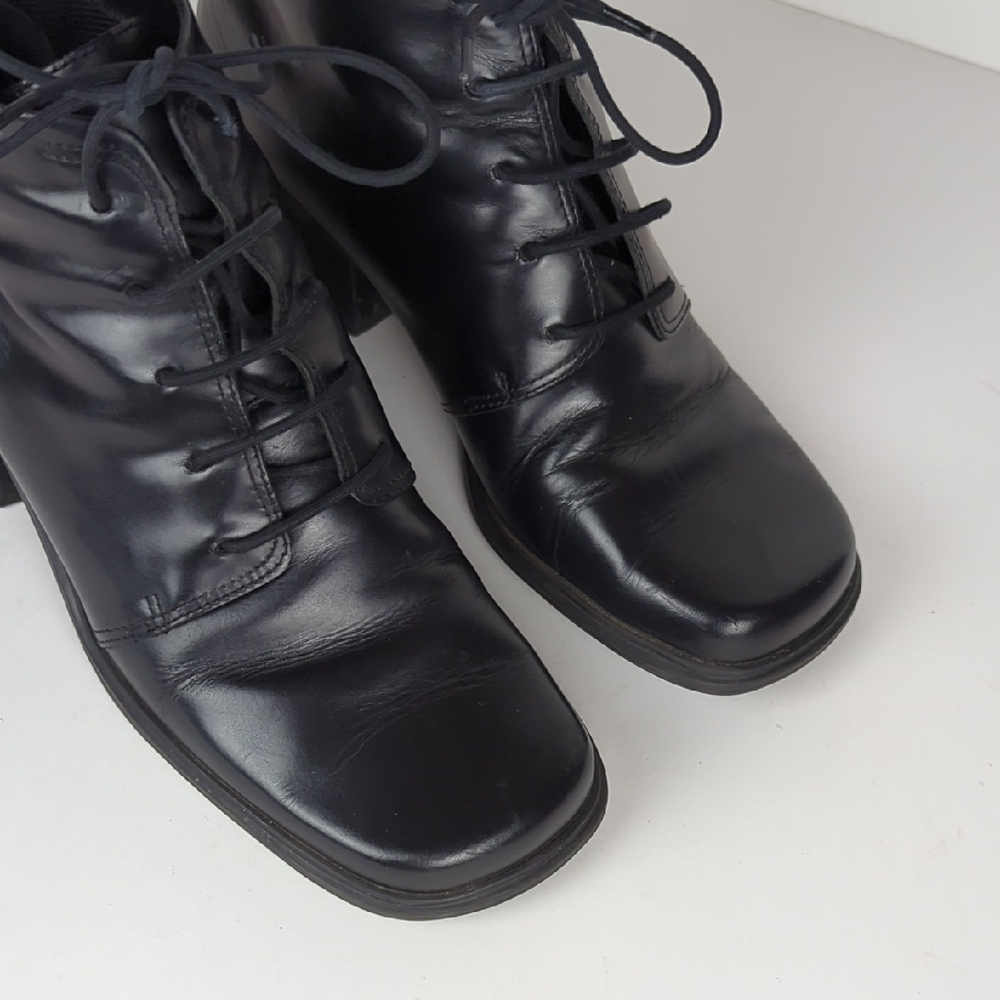 VINTAGE Bandolino Black Leather Ankle Boots with Chunky Heel - Picture 2 of 5